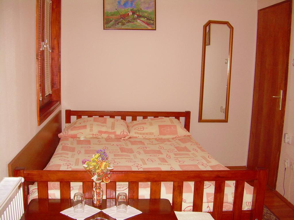 Amfora Rooms Caribrod Dimitrovgrad Cameră foto