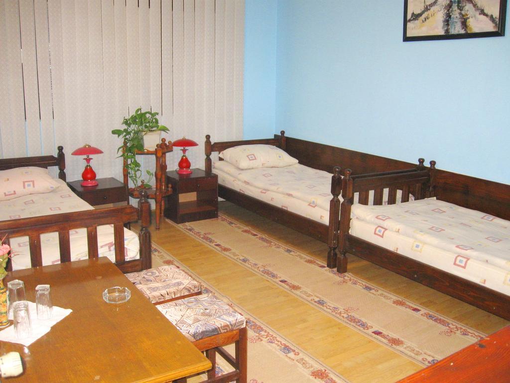 Amfora Rooms Caribrod Dimitrovgrad Cameră foto