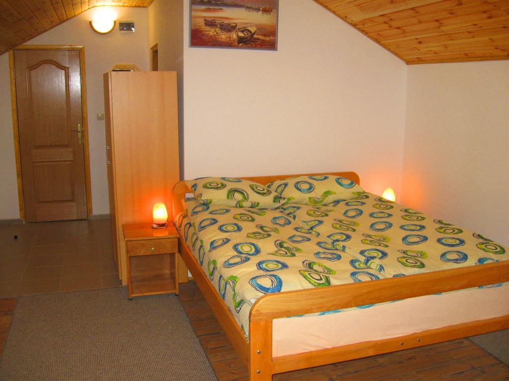 Amfora Rooms Caribrod Dimitrovgrad Cameră foto